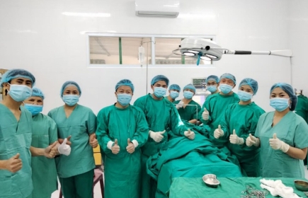 Die wichtigste Tätigkeit des Swiss Laos Hospital Project ist die Aus- und Weiterbildung von ÄrztInnen, Pflegenden und Hebammen.