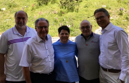 Bild (von links) anlässlich der Vorstandssitzung in St. Moritz: Christoph Beer, Michael Biedermann, Magdalena Frommelt, Mario Barblan und Markus Hauser