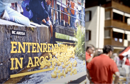 Am 1. August schwammen die Rotary-Enten in Arosa wieder für den guten Zweck um die Wette.